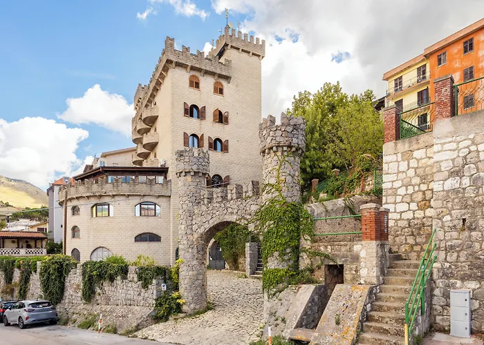 Hotel Castello Di Giuliano