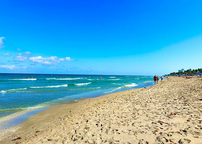Club Lux Resort By The Beach