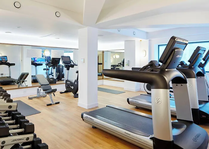Courtyard By Marriott Luton Airport