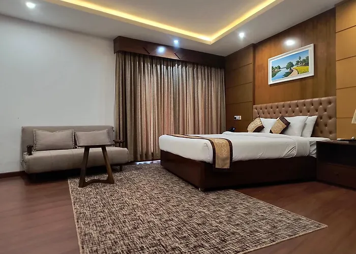Paragon Hotel & Resort