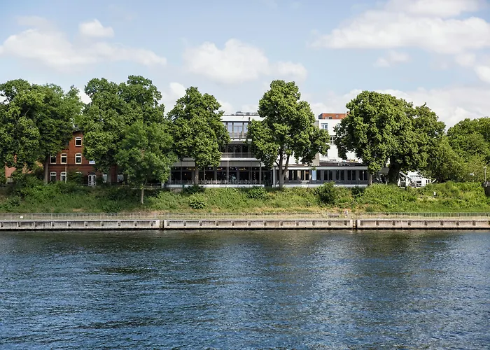 Conventgarten Waterfront - Kiel Canal