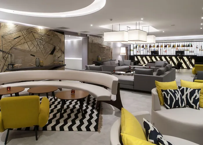 Simon Hotel