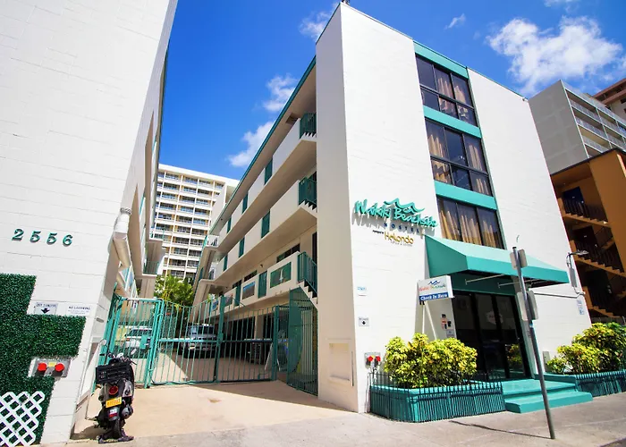 Waikiki Beachside Hostel