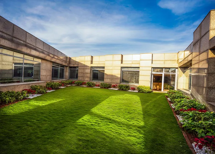 Hilton Bangalore Embassy Golflinks