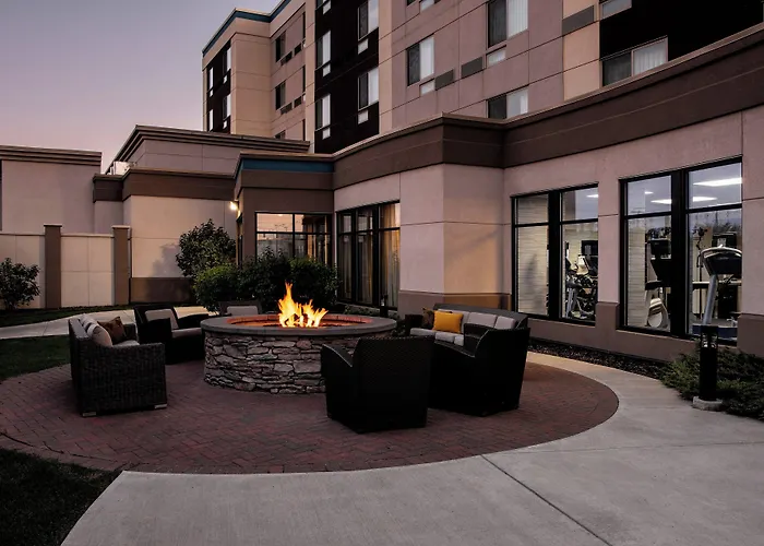 Courtyard By Marriott Edmonton West