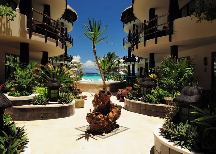 El Taj Oceanfront And Beachside Condo Hotel