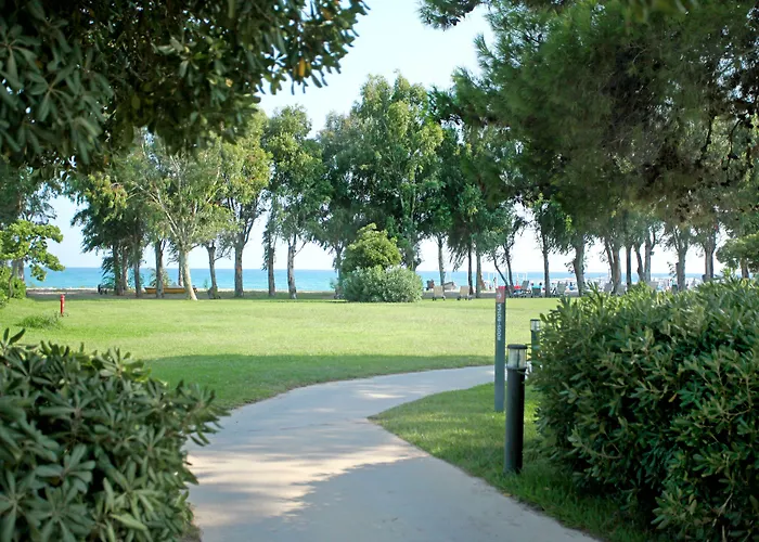 Voi Floriana Resort