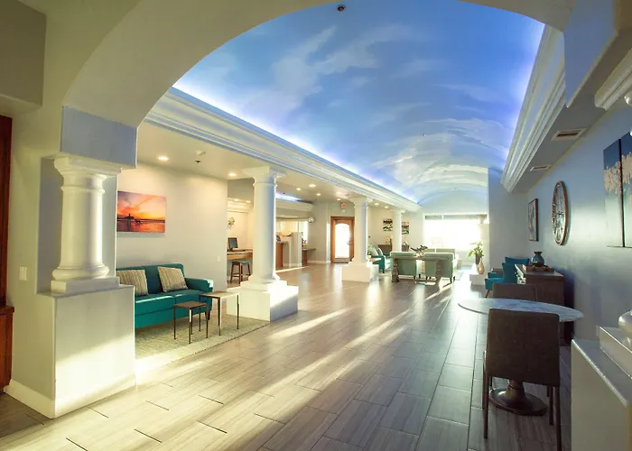 Tamarack Beach Hotel