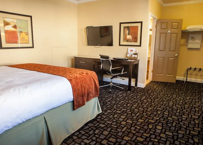 Marinwood Inn & Suites