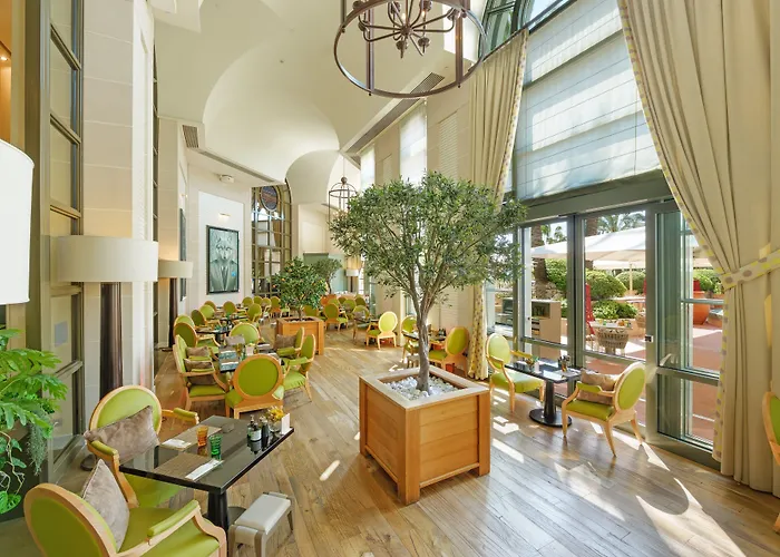Monte-Carlo Bay Hotel & Resort