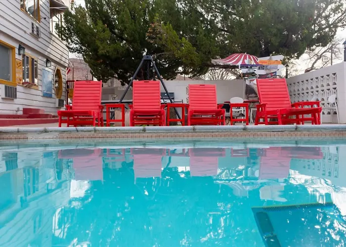 Apache Motel