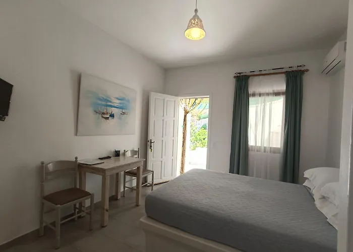 Moschatos Beach House