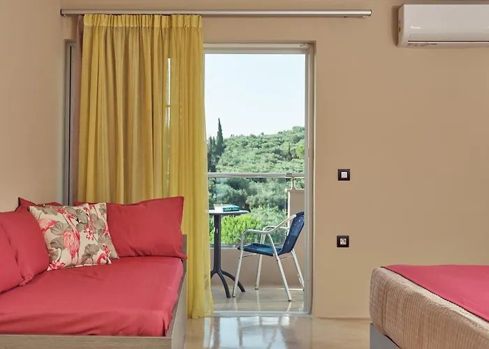 Koukounaria Hotel & Suites