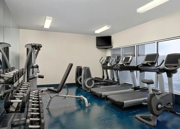 Four Points By Sheraton Hotel & Suites Calgary West
