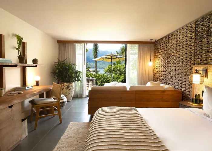 1 Hotel Hanalei Bay
