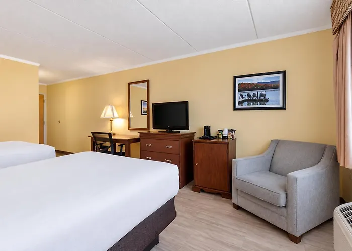 Skyline Hotel Lake George