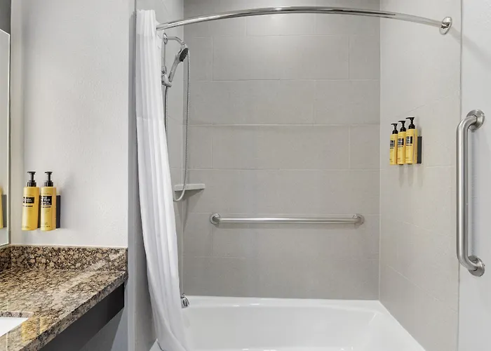 Best Western Plus Lake Jackson Inn & Suites