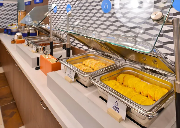 Holiday Inn Express & Suites Sealy By Ihg
