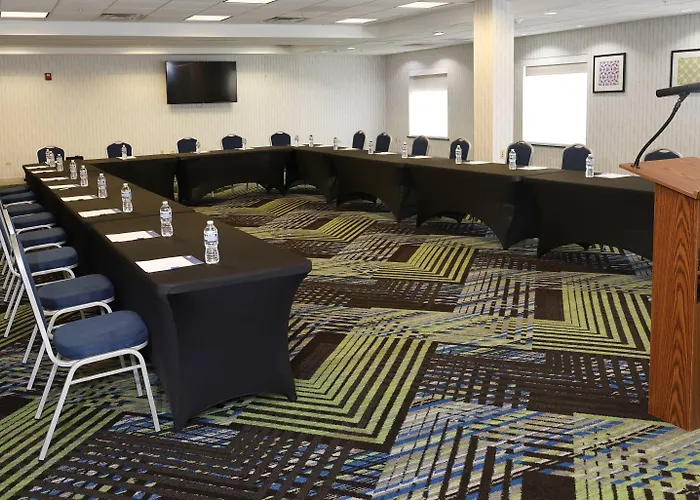 Holiday Inn Express Hotel & Suites Waukegan/Gurnee By Ihg