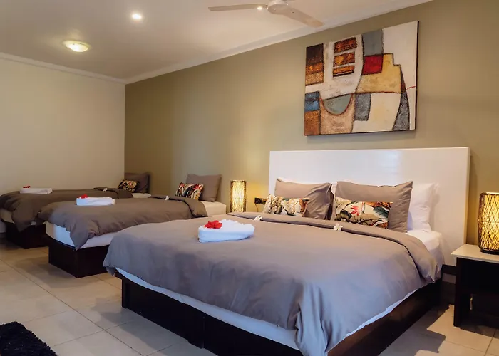 Smugglers Cove Beach Resort & Hotel
