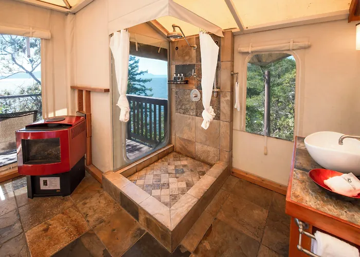 Rockwater Secret Cove Resort