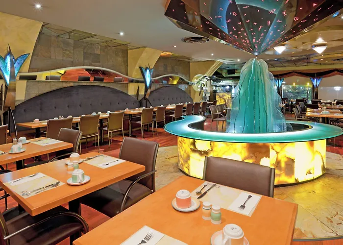 Holiday Inn Niagara Falls-By The Falls By Ihg