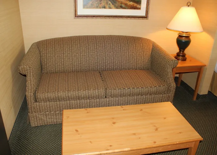 Holiday Inn Express Hotel & Suites Warrenton By Ihg