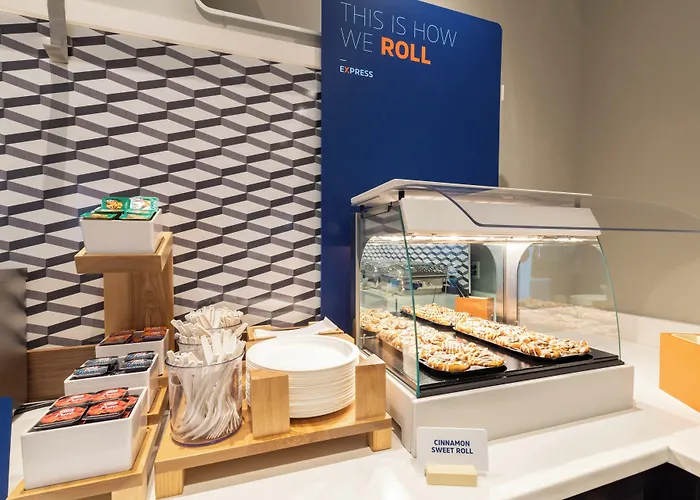 Holiday Inn Express & Suites Seattle-Sea-Tac Airport By Ihg