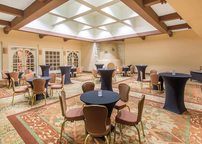Crowne Plaza Albuquerque By Ihg
