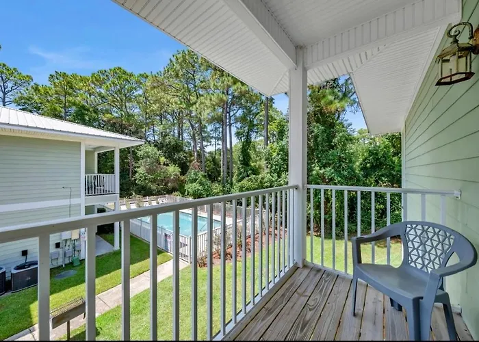 Condo W Pool Near Beaches, Dining, Shopping, Etc