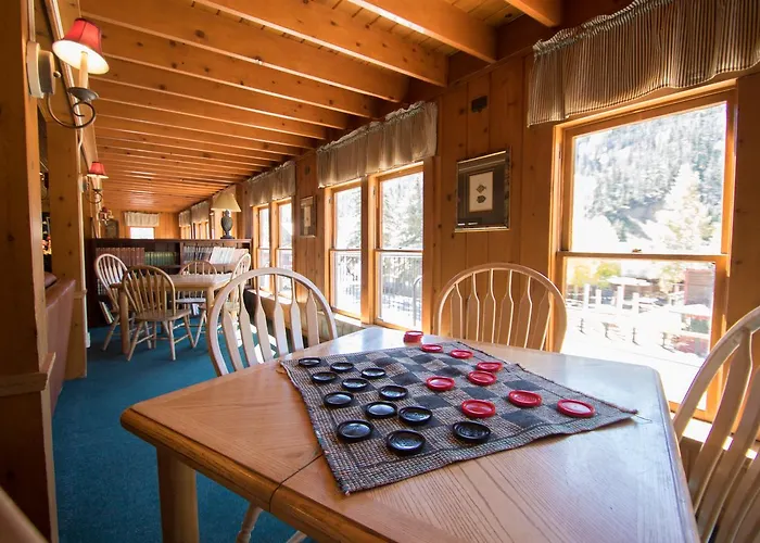 The Lodge At Red River