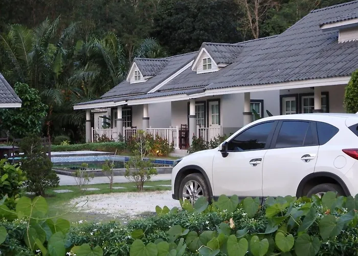 Suksompong Resort