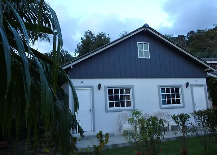 Suksompong Resort