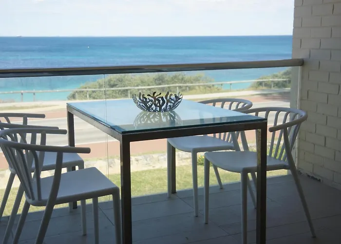 Cottesloe Beachfront Ocean View Apartment