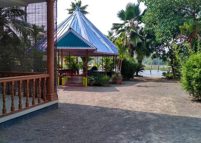 Kayaloram Resort