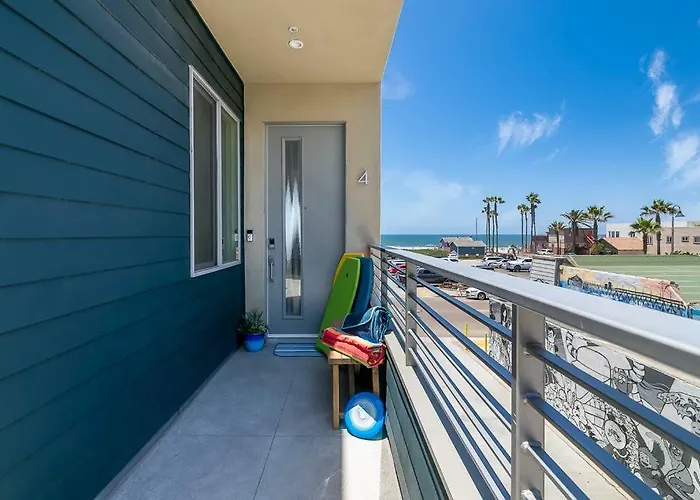 Ocean View 3 Bedrooms Condo, Just Steps From The Park, Pier & Water!