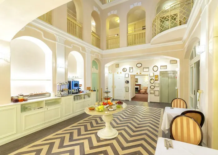Promenada Romantic Hotel