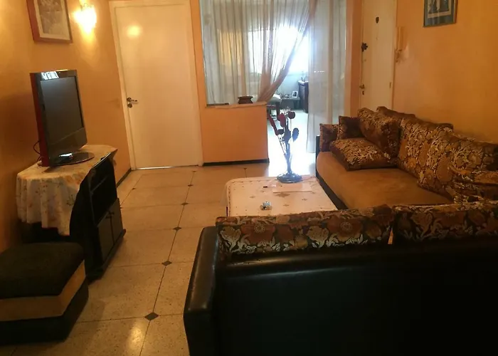 Property In A Quiet Area Close To The Train Station And Town