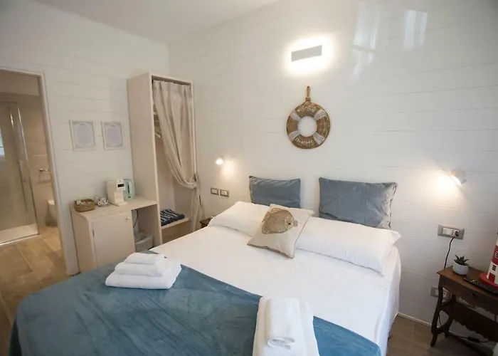 Laura E Christian - Rooms