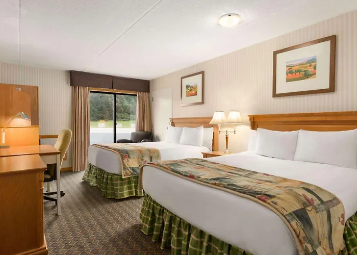 Travelodge By Wyndham Owen Sound On