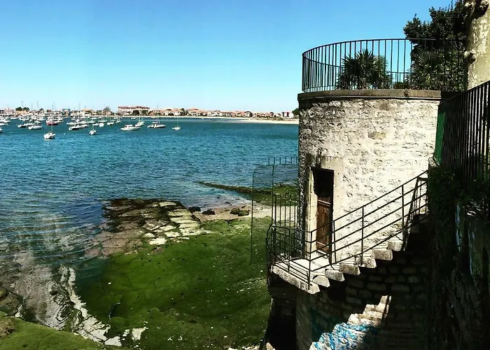 IBERIA 1 appartement T3 à 200 m de la plage avec parking privé