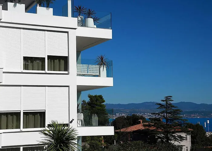 New Apartment With Swimming Pool Near The Beach