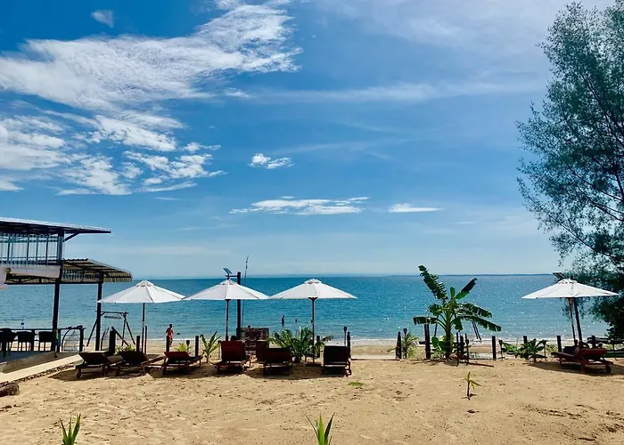 Naroth Beach Bungalow