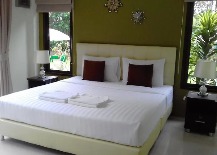 Phuket Sirinapha Resort