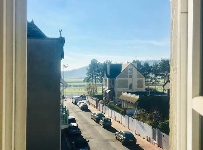 Appartement En Plein Centre De Deauville 2Eme