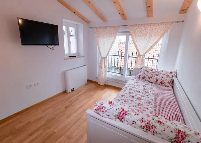 Apartments Pia