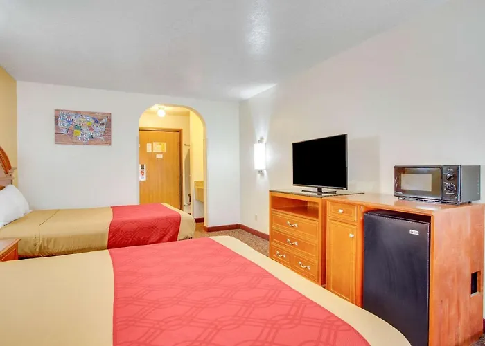 Econo Lodge Inn & Suites Albuquerque East I-40 Eubank Exit