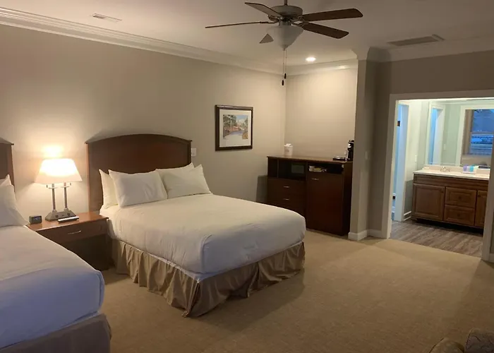 Cottages And Suites At River Landing