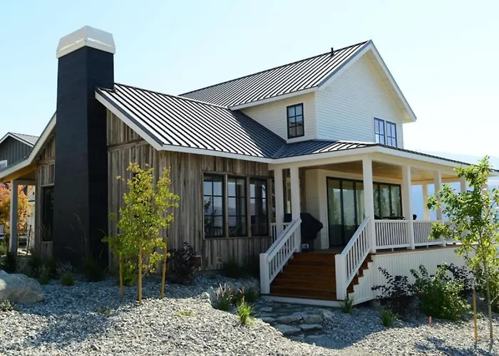 Arroyo With A Carriage House #60